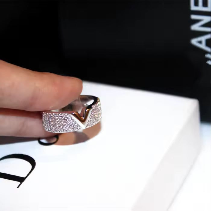 V Diamond Ring